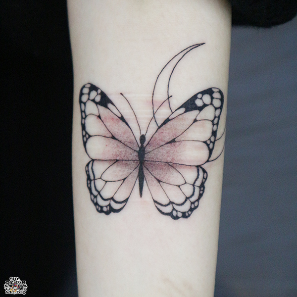 名古屋　タトゥースタジオ　女性